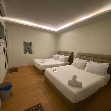 Pine Hotel Бату Гаджах Экстерьер фото